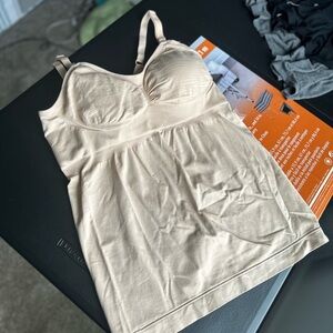 Kindred bravely nursing/pumping tank